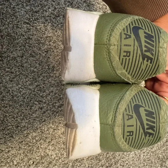 Nike Airmax Women’s Sneakers - Picture 4 of 4